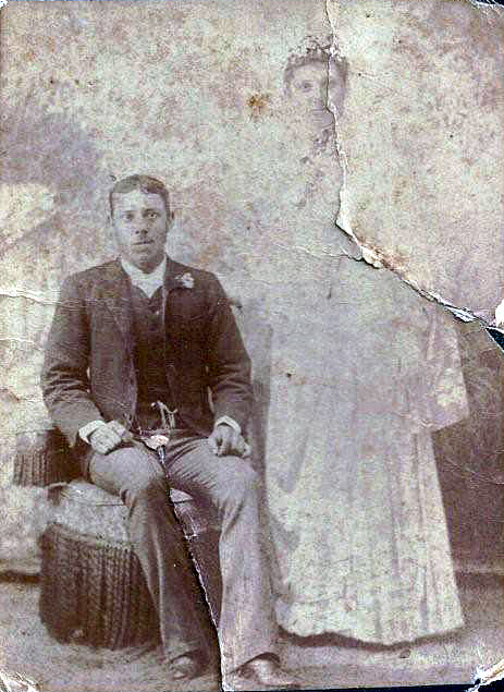 Charles & Bertha Wilkinson on their wedding day. 4 .nov. 1891